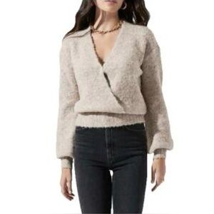 Astr Women's V-Neck Cream Sweater